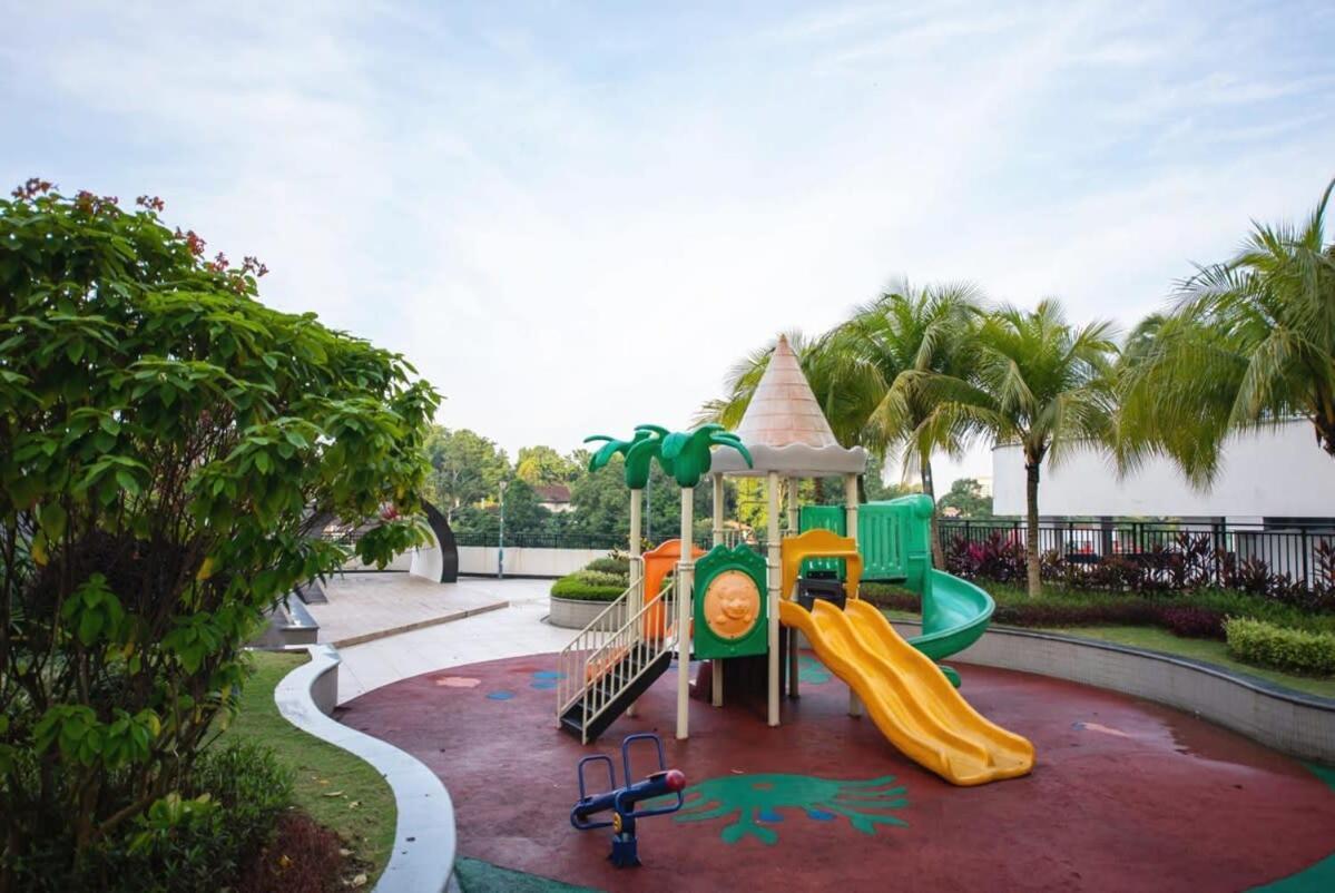 Comfy 3Br Apt In Danga Bay Free Parking Sea View Джохор-Бару Екстер'єр фото